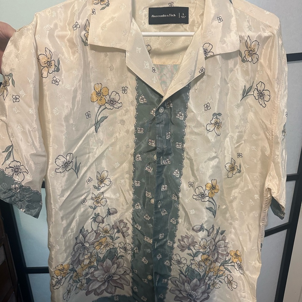 Abercrombie mens shirt.
